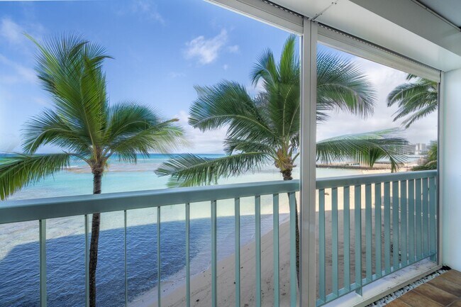 Building Photo - Oceanfront Kaimana Beach Studio at Sans Souci