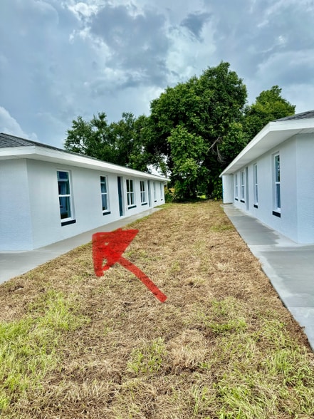 Building Photo - 1858 Delaware Ave