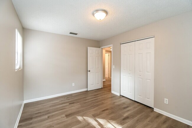 Building Photo - 8004 Patou Dr S