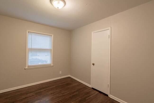 Building Photo - 3 Bed | 1 Bath in North Tulsa!