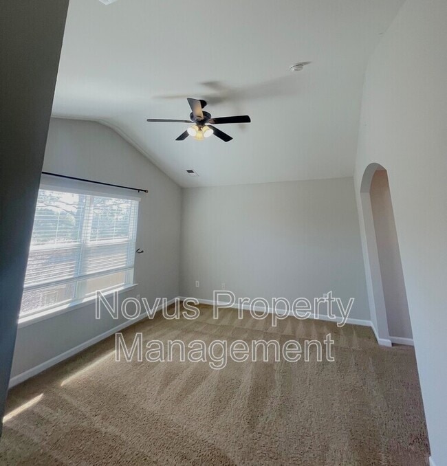 Building Photo - 149 High Point Way