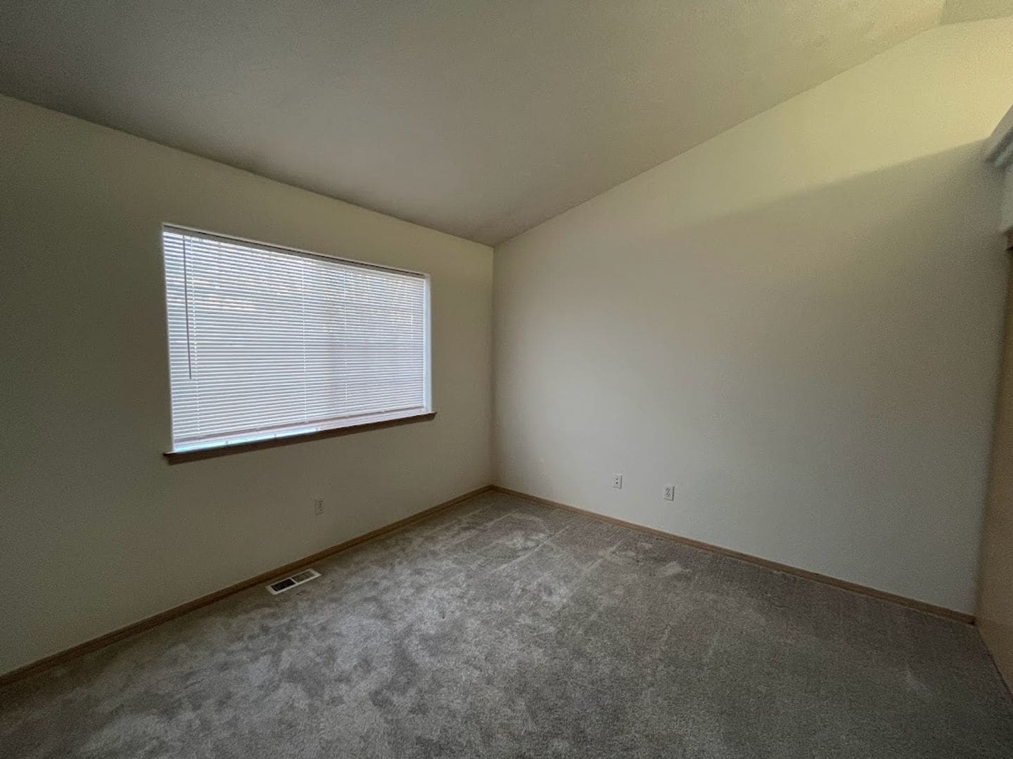 Building Photo - 14314 SE Princeton Village Way