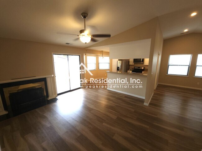 Building Photo - 4537 Fox Valley Cir