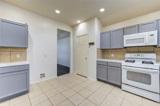 Building Photo - 14027 Coveney Dr