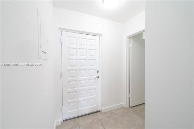 Building Photo - 750 NE 64th St