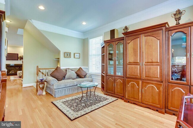 Building Photo - 47571 Royal Burnham Terrace