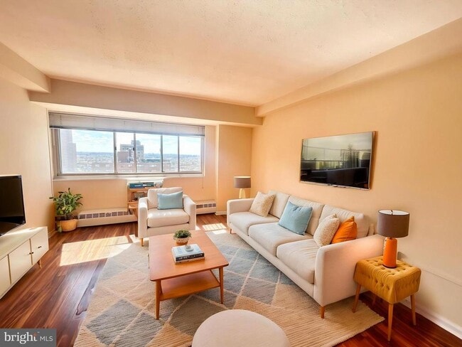 Building Photo - 2101 Chestnut St