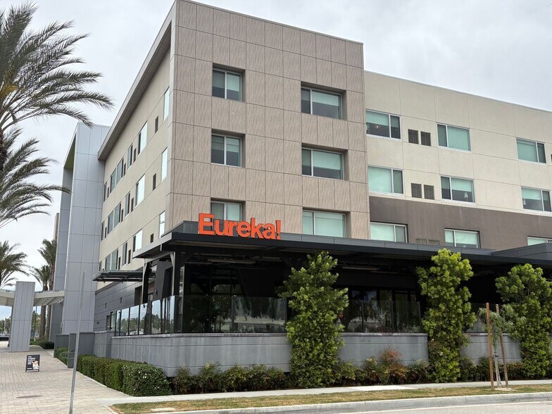 Building Photo - 4061 E Luna Paseo