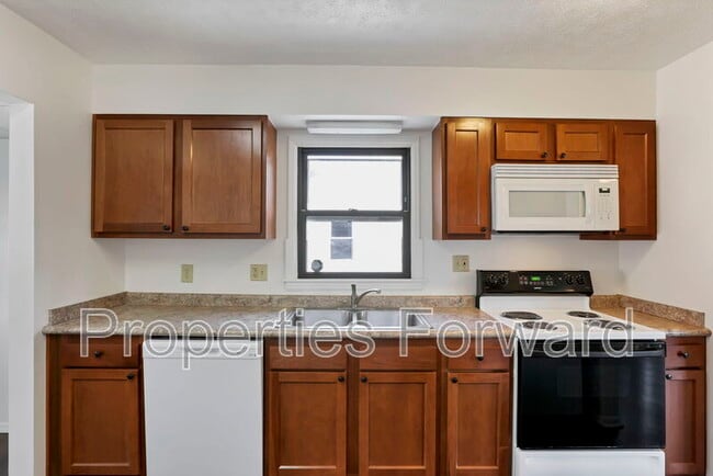 Building Photo - 4379 Maplegrove Dr