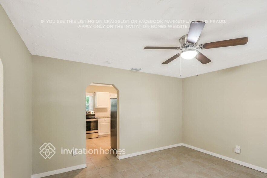 Building Photo - 4209 N Downing Ave