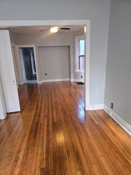 Building Photo - 5519 S Throop St