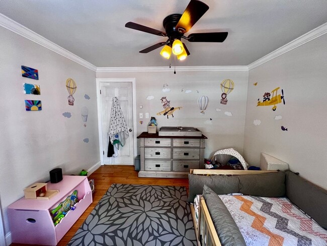 Building Photo - Love Where You Live in Lake Shores!