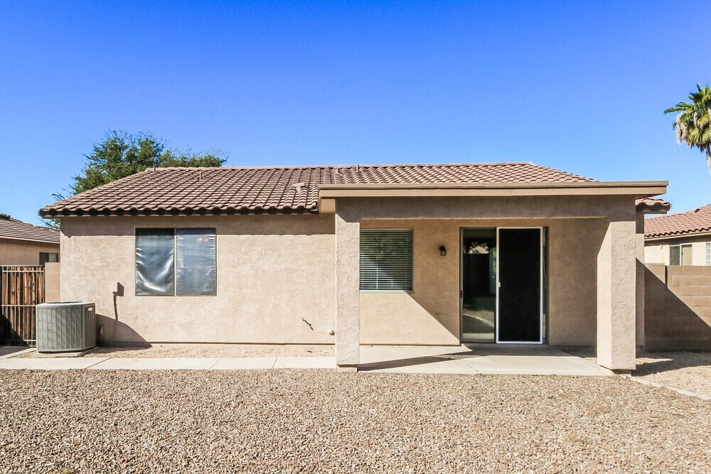 Building Photo - 1931 S Noble