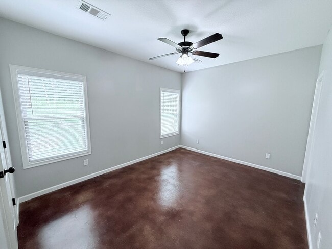 Building Photo - 104 Private Rd 4017