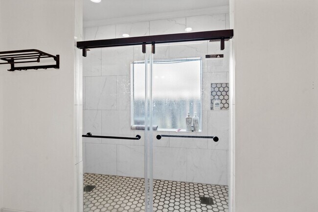 Building Photo - 11411 Oak Lake Ridge Ct