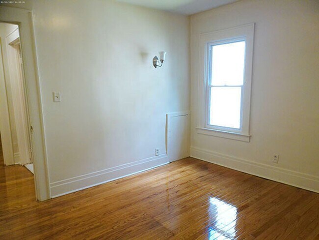 Building Photo - 231 Fellows Ave