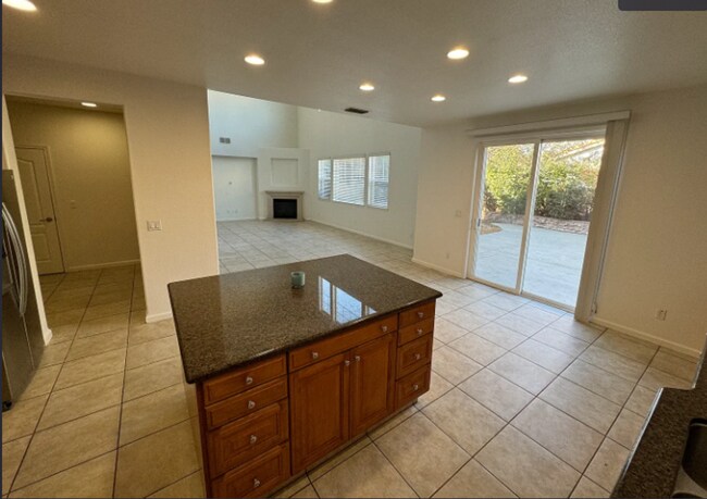 Building Photo - Mountain House Home Spacious 4 Bedroom, 3.5 Bath Home with Bonus Loft