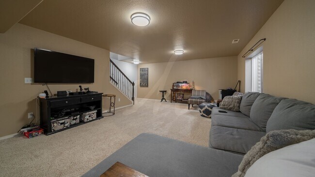 Building Photo - Immaculate 5 Bedroom Home in Wolf Ranch