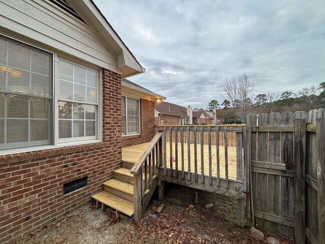 Building Photo - 1135 Derbyshire Rd