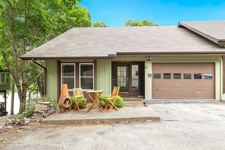 Building Photo - 15 Baywater Ln