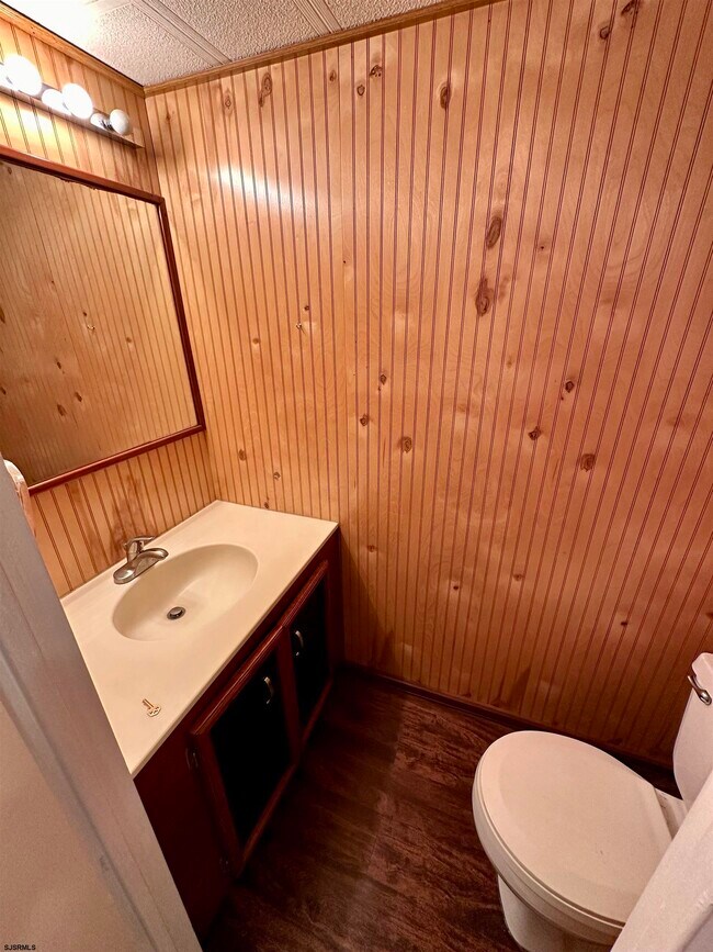 Building Photo - 6086 Hoover Dr