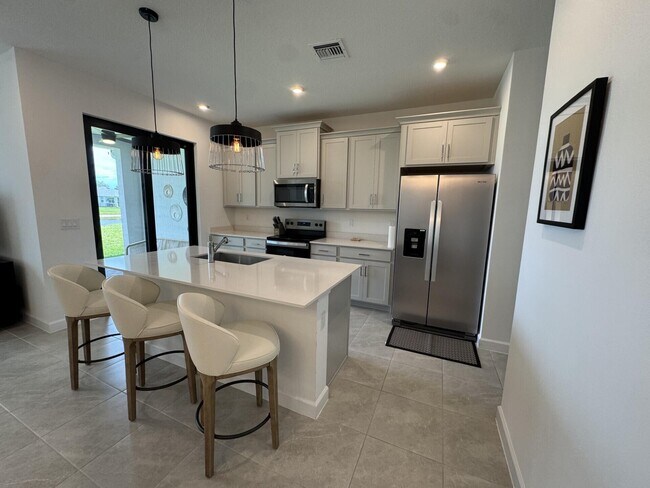 Building Photo - 14083 SW Thorens Dr