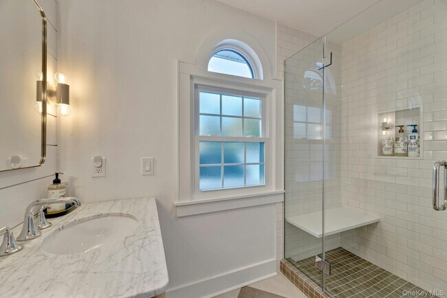 Building Photo - 110 Sleepy Hollow Ln