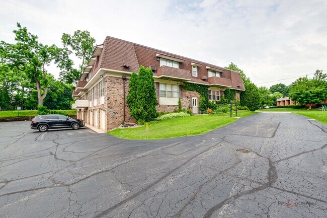 Building Photo - 350 Brainerd Ave