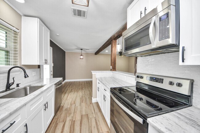 Building Photo - 12733 7th St
