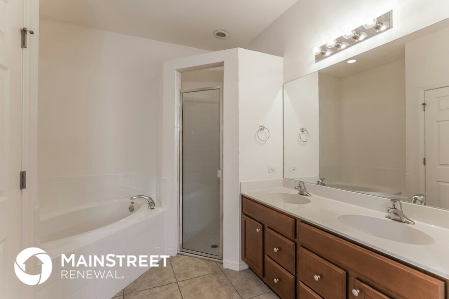 Building Photo - 945 SW 6th Pl