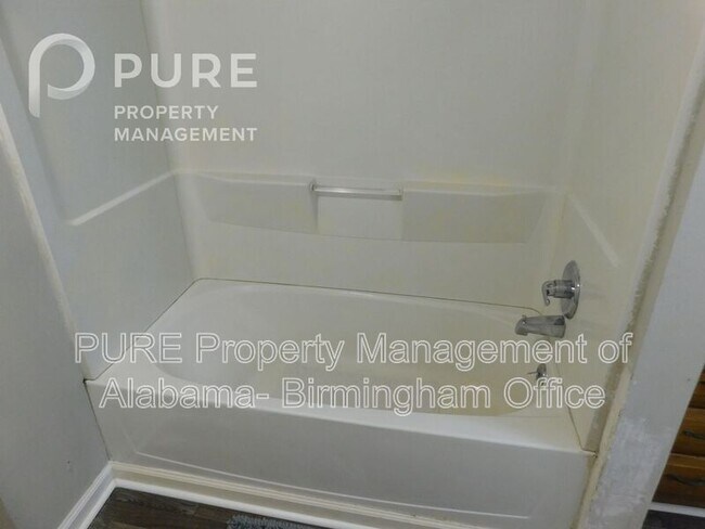 Building Photo - 5208 Highland Ave