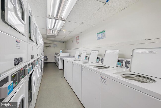 Building Photo - 1311 Delaware Ave SW