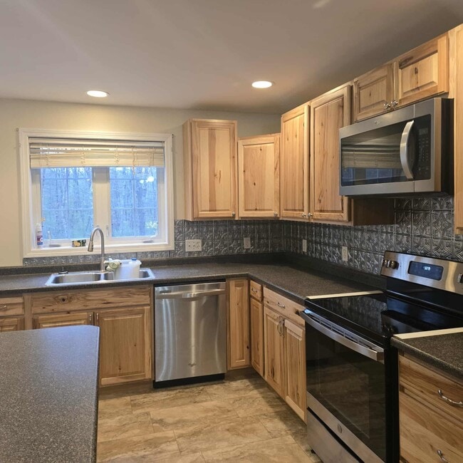 Building Photo - 315 Old Concord Turnpike