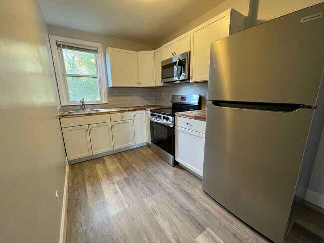 Building Photo - 121 N 16th St