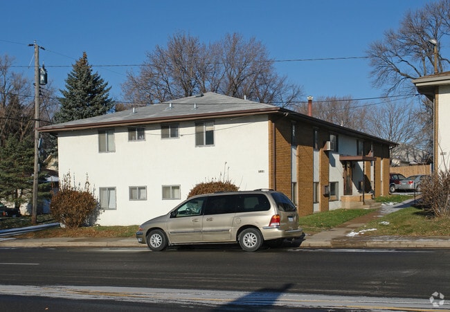 Primary Photo - 539 40th Ave NE