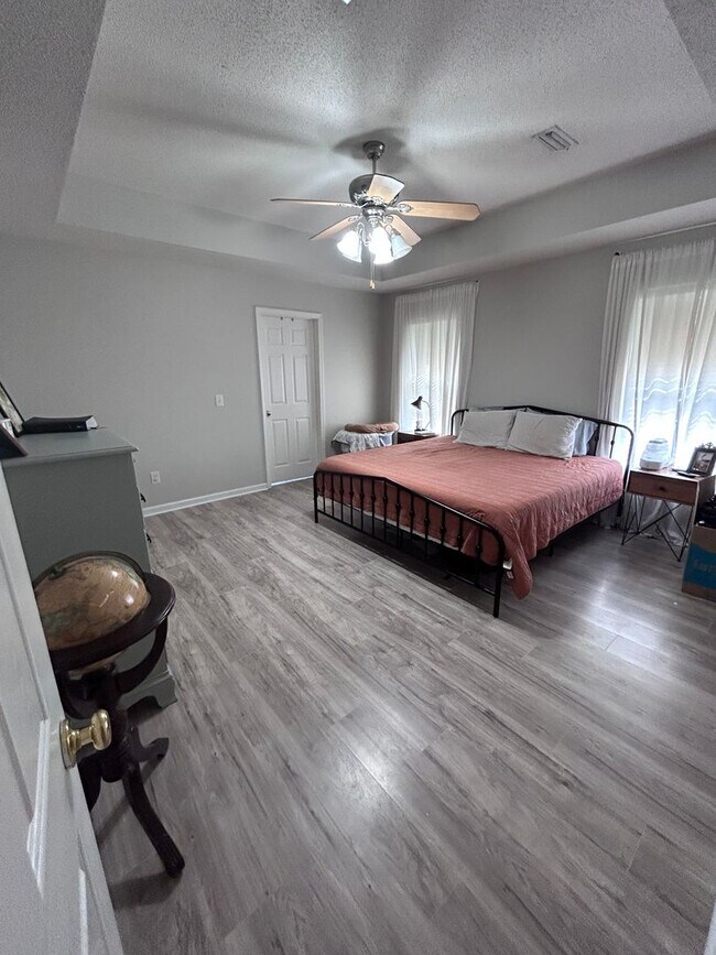 Building Photo - Indian Creek Subdivision!