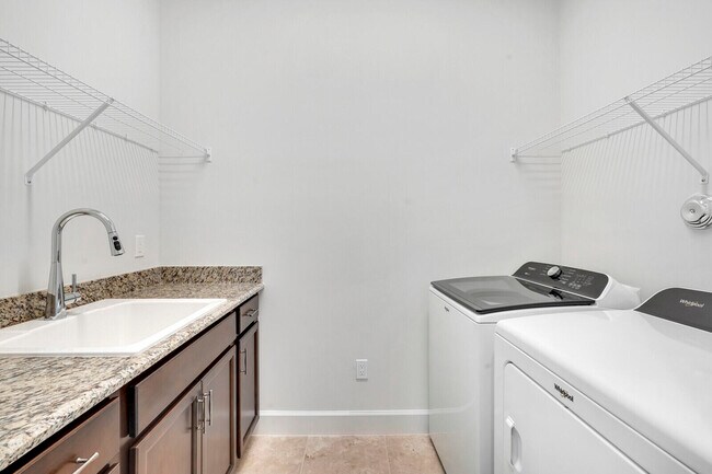 Building Photo - 14959 RedCove Pl