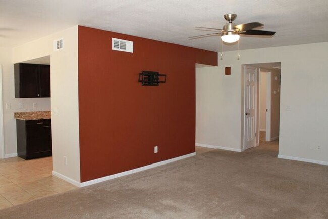 Building Photo - Awesome Mesa Location! Recker and Brown
