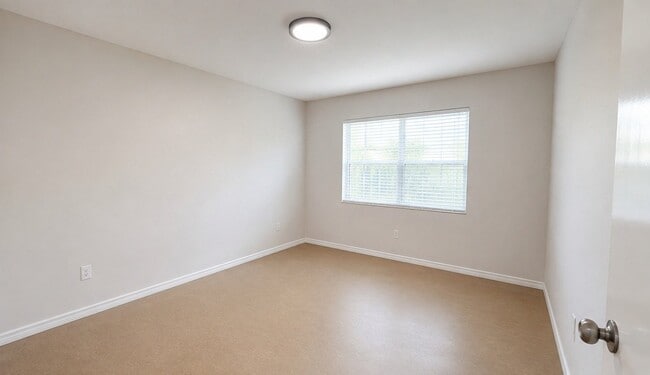 Building Photo - 6211 SW 39th Ct