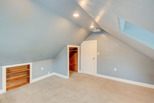 Building Photo - 3 Bed, 2.5 Bath Home in Port Norfolk