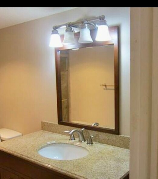 Building Photo - 406 NW 68th Ave