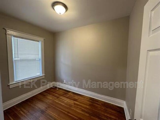 Building Photo - 94 Scrantom St