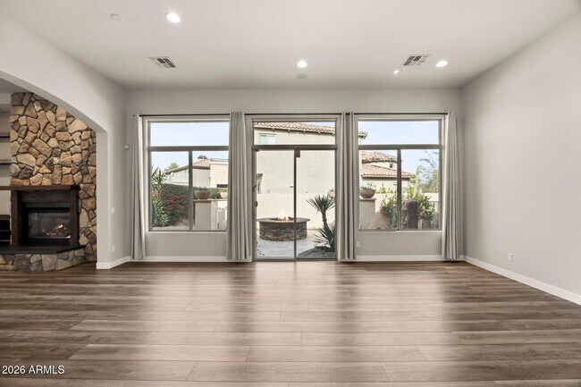 Building Photo - 3653 E Sands Dr