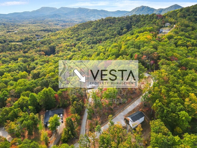 Building Photo - 376 Hague Dr