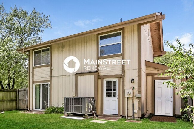 Building Photo - 4 Bedroom Pet-Friendly Home in Ballwin, MO...