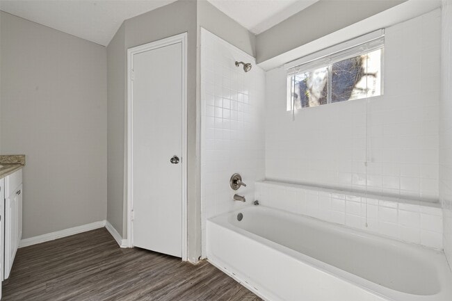 Building Photo - 22718 Pebworth Pl