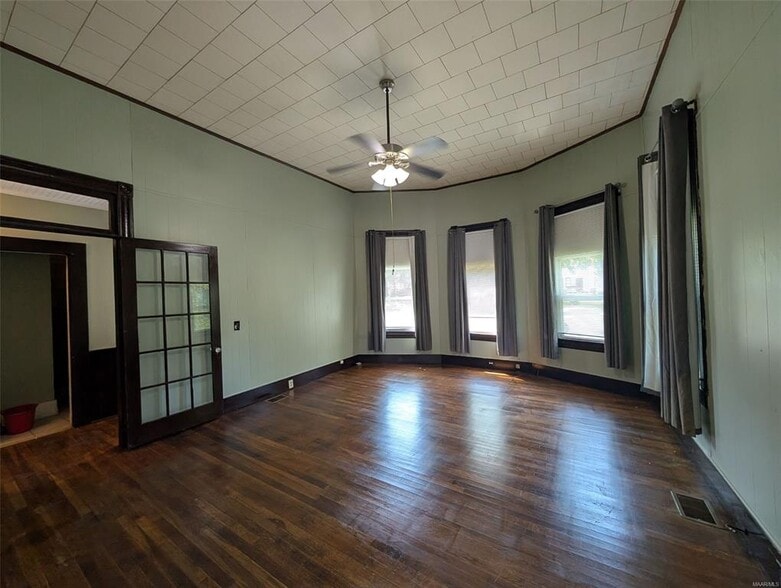 Building Photo - 900 W Tuskeena St