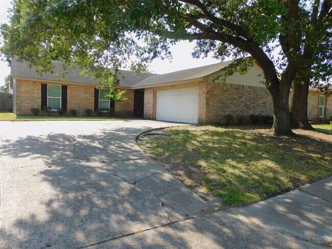Building Photo - 1338 Leadenhall Cir