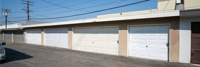Building Photo - 2119 E Westport Dr
