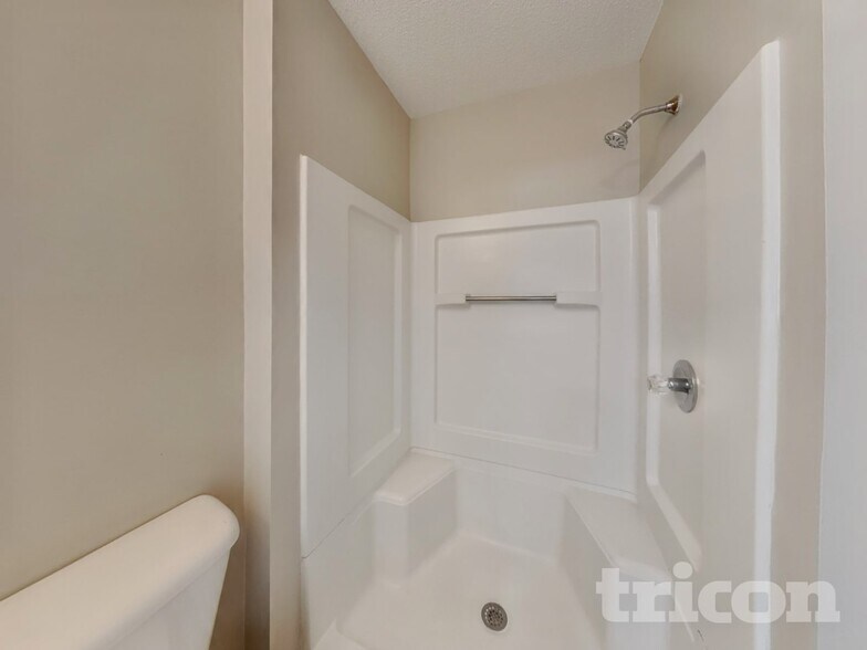 Building Photo - 204 Wexford Dr